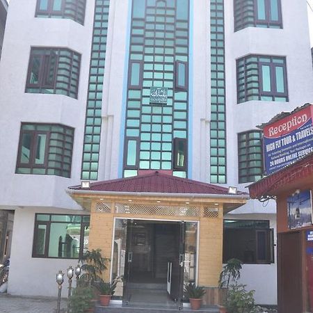 Hotel Azad Durgjan Esterno foto